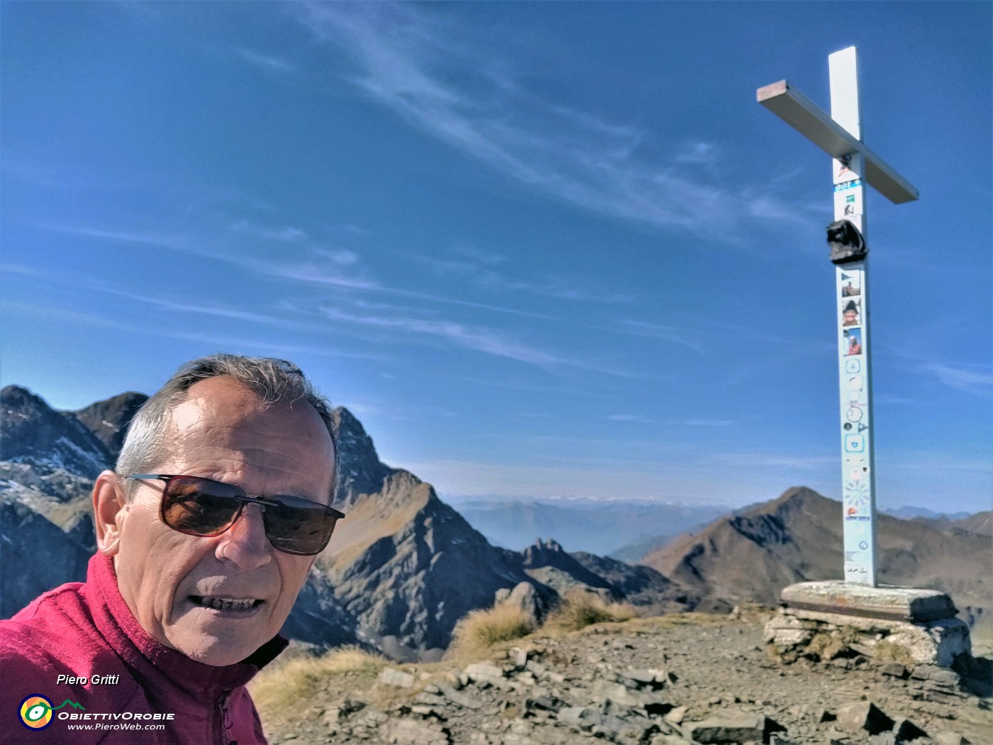 52 Alla croce di vetta di Cima Piazzotti-Val Pianella (2349 m).jpg